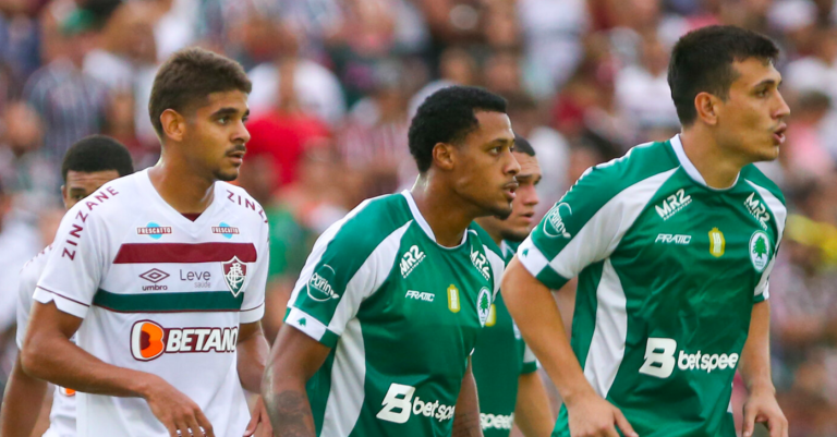 Jogadores em Boavista e Fluminense, neste domingo (4)