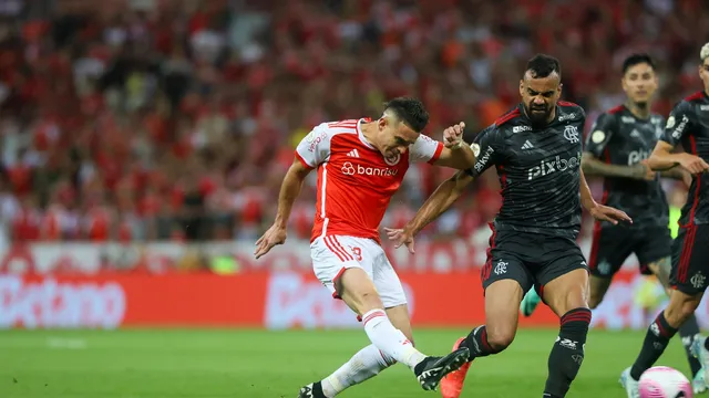 Borré atacante do Internacional em jogo contra o Flamengo