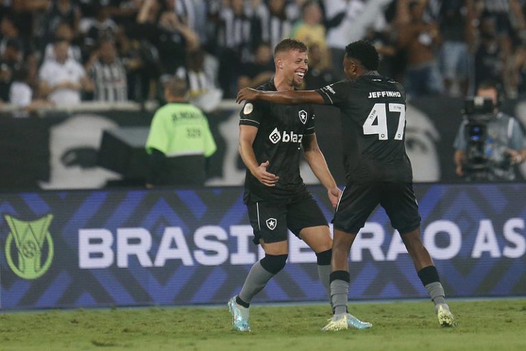 Botafogo vence Santos pelo Campeonato Brasileiro