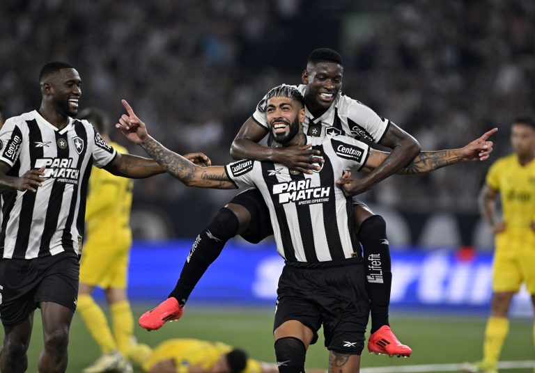 Botafogo faz 5 a 0 sobre o Peñaro na semifinal da Libertadores 2024