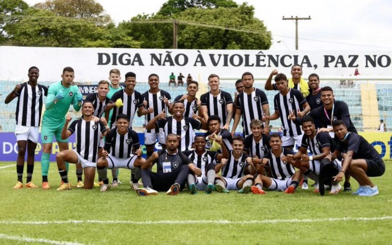 Botafogo vence a segunda partida e se classifica para próxima fase da Copinha 2023