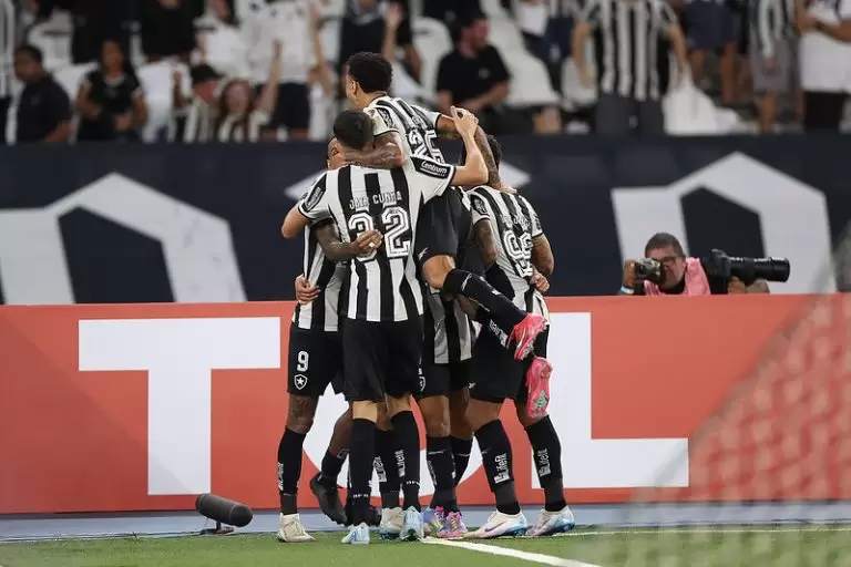 Botafogo x Estudiantes pela Conmebol Libertadores no Estadio Nilton Santos
