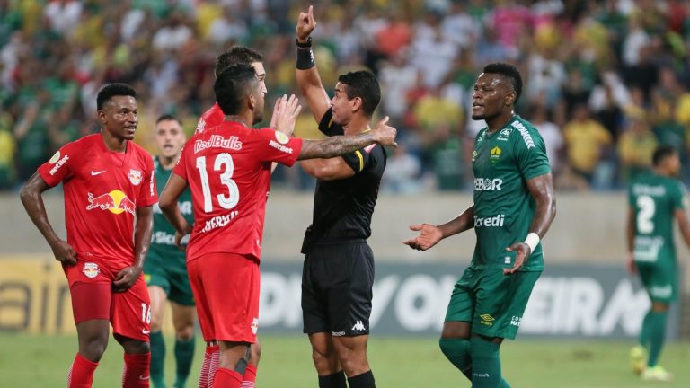 Cuiabá x Bragantino se enfrentam no Brasileirão 2024. (Foto: Divulgação / Alamy)