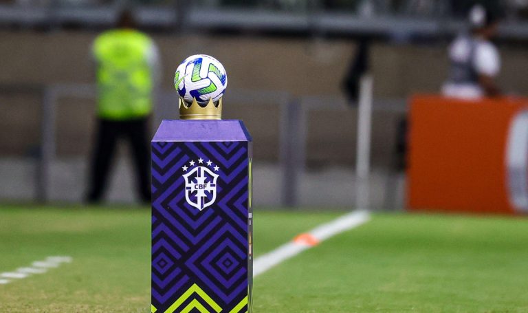 Bola do Campeonato Brasileiro - Foto: Divulgação / Alamy