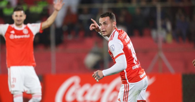 Bruno Gomes comemora gol pelo Internacional na Libertadores