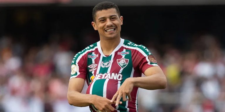 COBIÇADO! Presidente do Fluminense confirma sondagem de gigante europeu por André