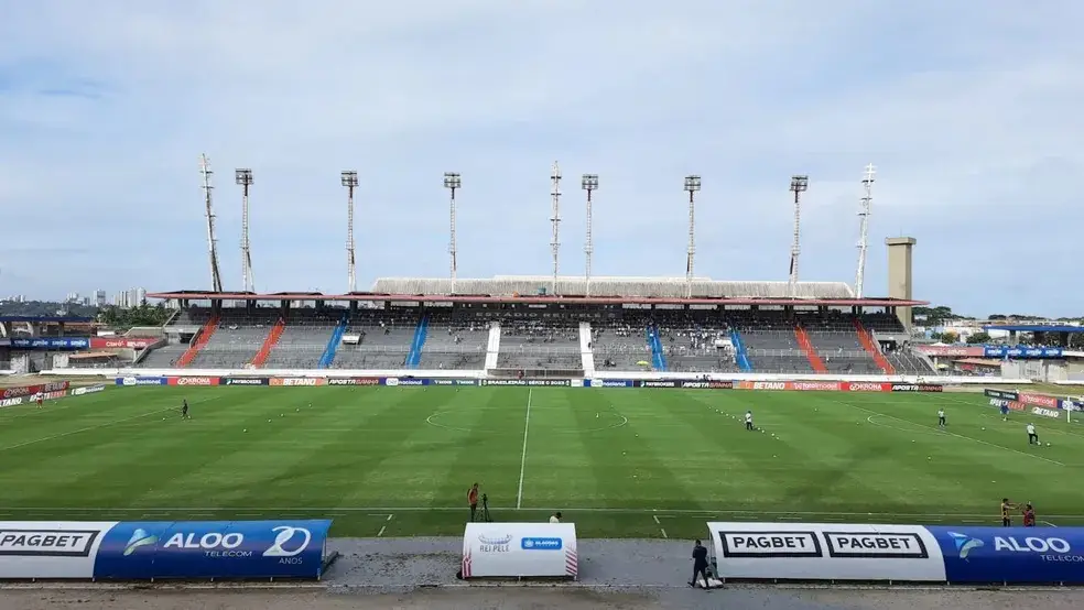 CSA recebe o Maracanã, no Estádio Rei Pelé