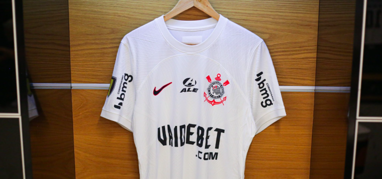 Camisa do Corinthians que foi usada na derrota por 1 a 0 para a Ponte Preta, no Paulistão de 2024