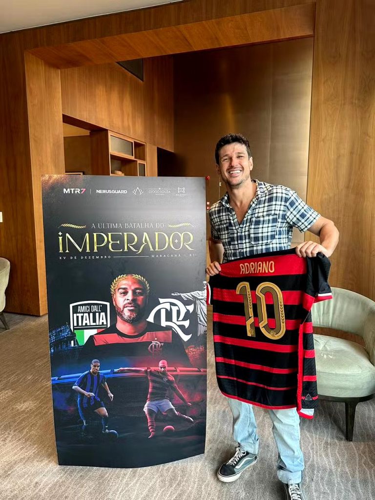 Camisa do Flamengo que será usada na despedida de Adriano