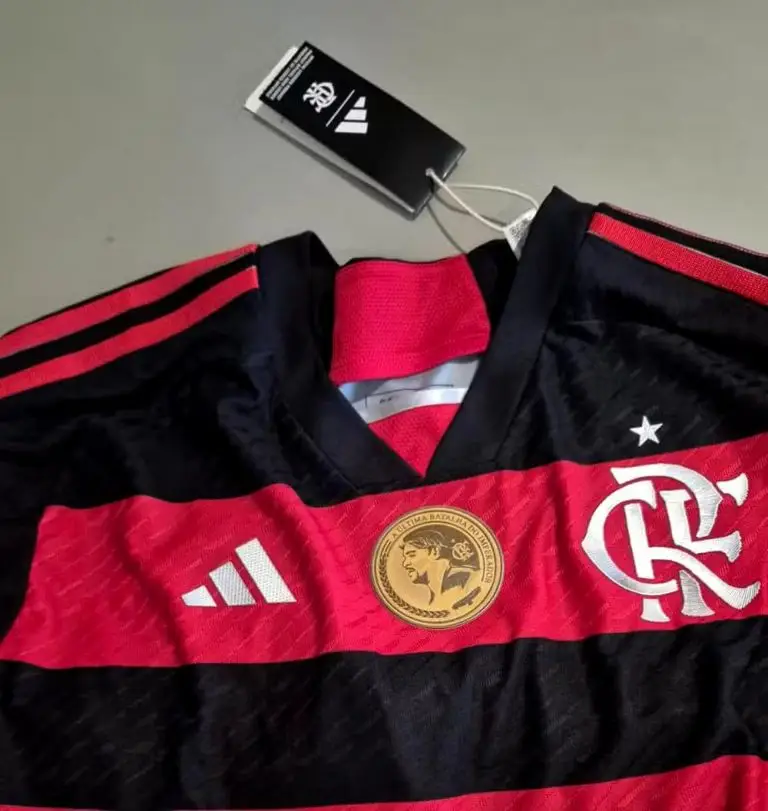 Camisa do Flamengo que será usada na despedida de Adriano