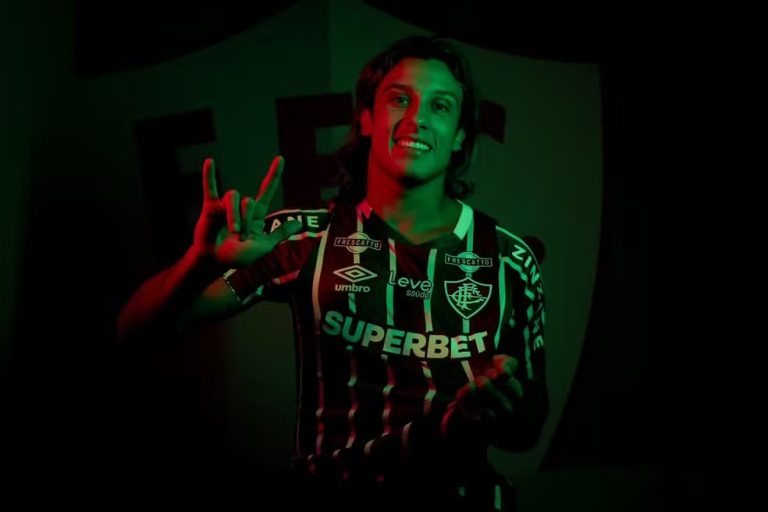 Canobbio com a camisa do Fluminense