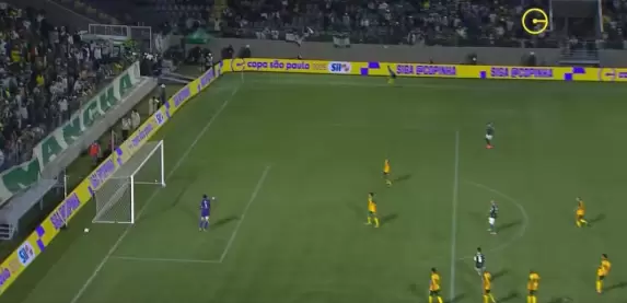 Arbitragem tem erro bizarro na estreia do Palmeiras na Copinha