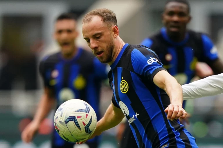 Brasileiro Carlos Augusto com a camisa da Inter de Milão