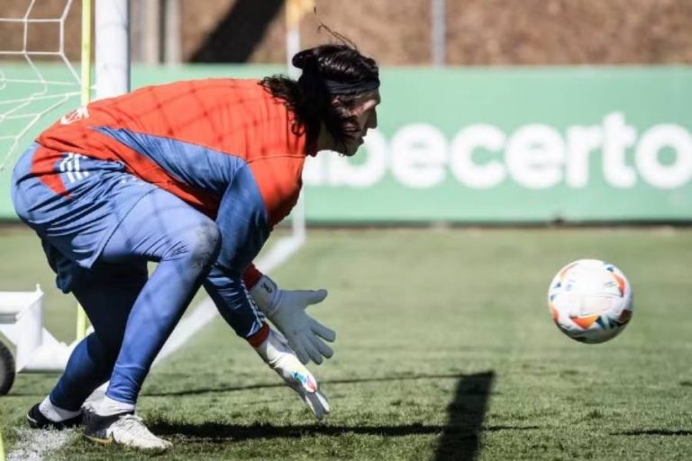 Cássio treina no Cruzeiro