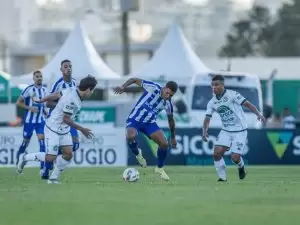 Jogadores de Avaí x Chapecoense em campo pela final do Campeonato Catarinense