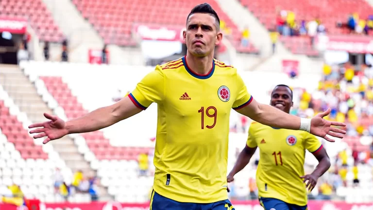 Rafael Santos Borré, atacante colombiano, é novo alvo do Palmeiras para 2024. Foto: Reprodução/Federación Colombiana de Fútbol