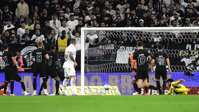 Corinthians 0 x 0 Grêmio, defesa de Hugo Souza