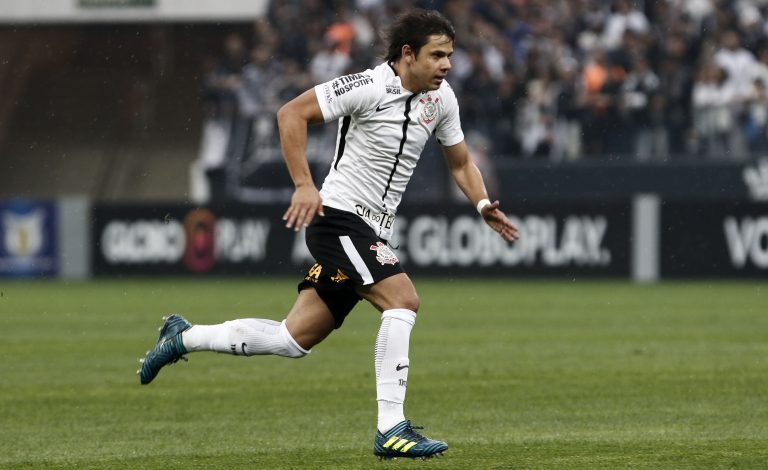 Romero com a camisa do Corinthians