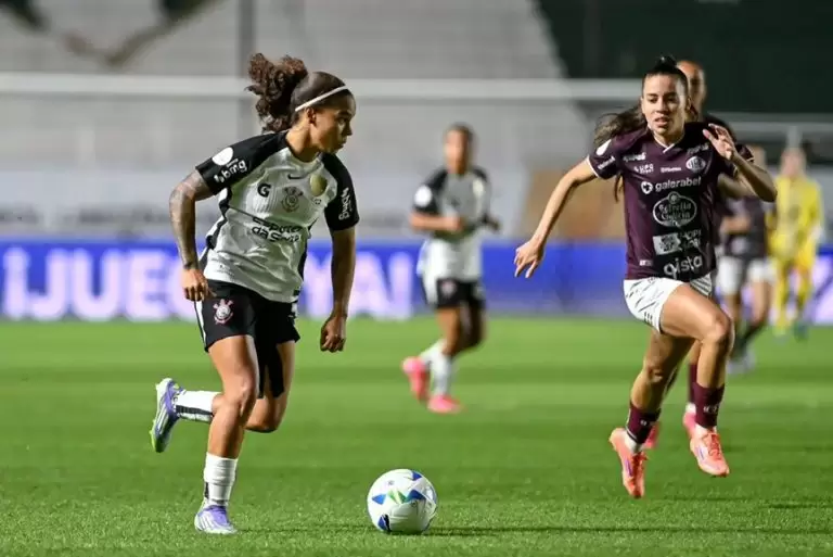 Corinthians e Ferroviária se enfrentaram pela Libertadores Feminina