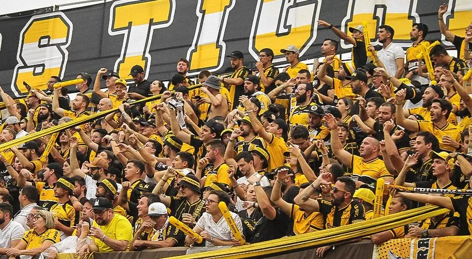 Torcida do Criciúma na final do Catarinense 2023