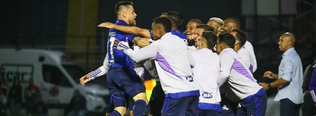 Jogadores do Cruzeiro comemoram