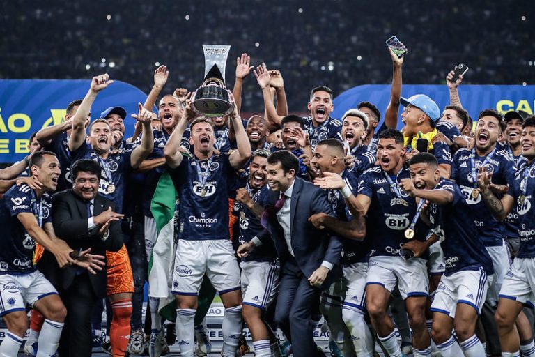 Cruzeiro é campeão da série B