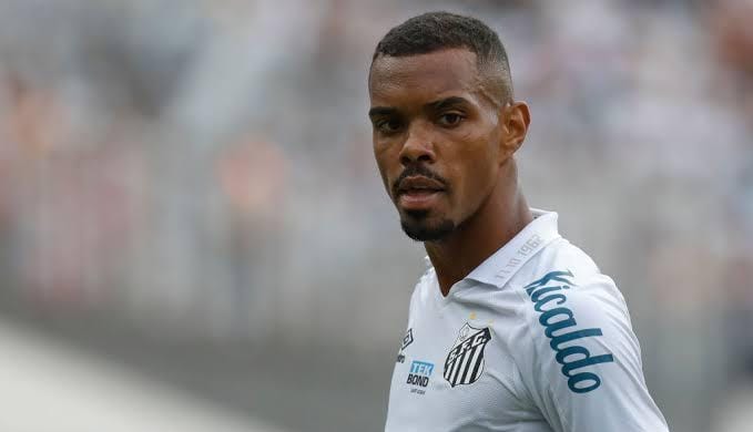 DE SAÍDA! Santos acerta empréstimo de Lucas Pires para clube espanhol