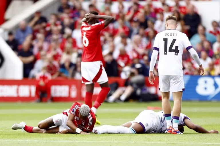 Danilo, ex-Palmeiras, tem fratura no tornozelo esquerdo em jogo do Nottingham Forest