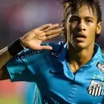 Neymar com camisa azul do Santos