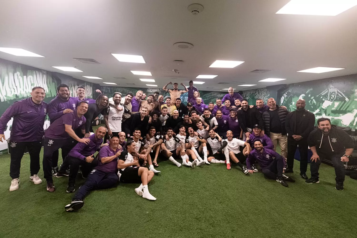 Elenco do Corinthians comemora classificação na Copa do Brasil 2025
