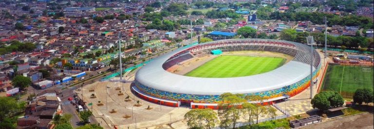 Estádio com nome de Pelé.