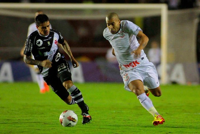 Vasco x Corinthians - relembre duelos marcantes entre os clubes