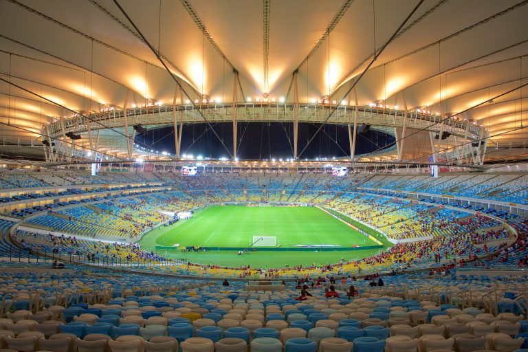 Fluminense e Vitória se enfrentam no Maracanã, no Rio de Janeiro. (Foto: Divulgação / Alamy)