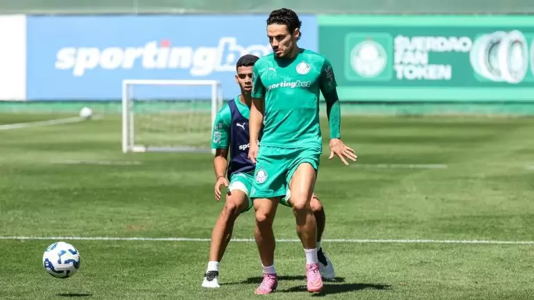 Raphael Veiga, do Palmeiras, durante treino na Academia de Futebol. Foto: Fabio Menotti/Palmeiras