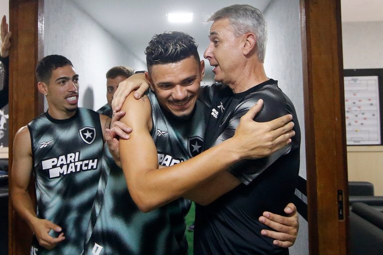 Saiba o que Tiago Nunes, novo técnico do Botafogo, falou sobre Tiquinho Soares