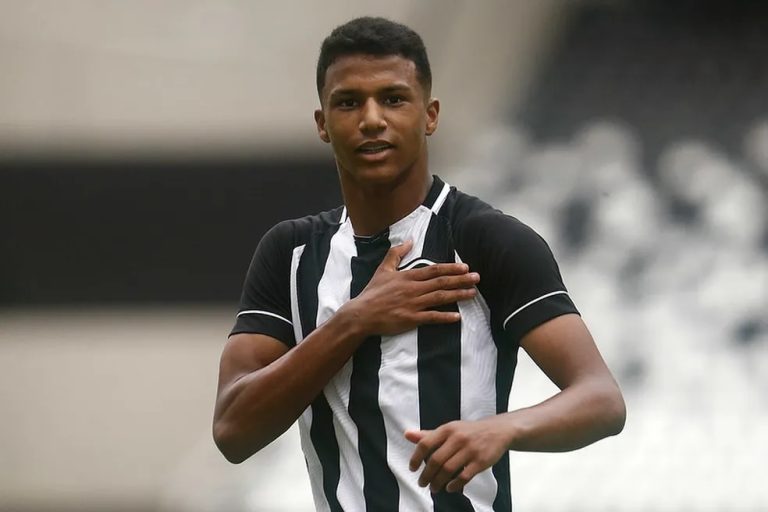 Artilheiro do sub-17, Fabiano é a aposta do Botafogo na Copinha 2023