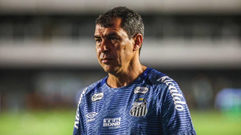 Carille no Corinthians? Torcida do Santos quer ficar livre do técnico e corinthianos aceitam