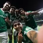 Facundo Torres comemora seu gol contra oSporting Cristal pela fase de grupos, da Copa Libertadores