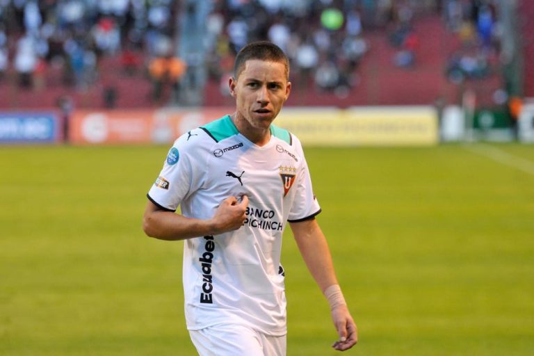 Juan Macías atua na LDU, do Equador.