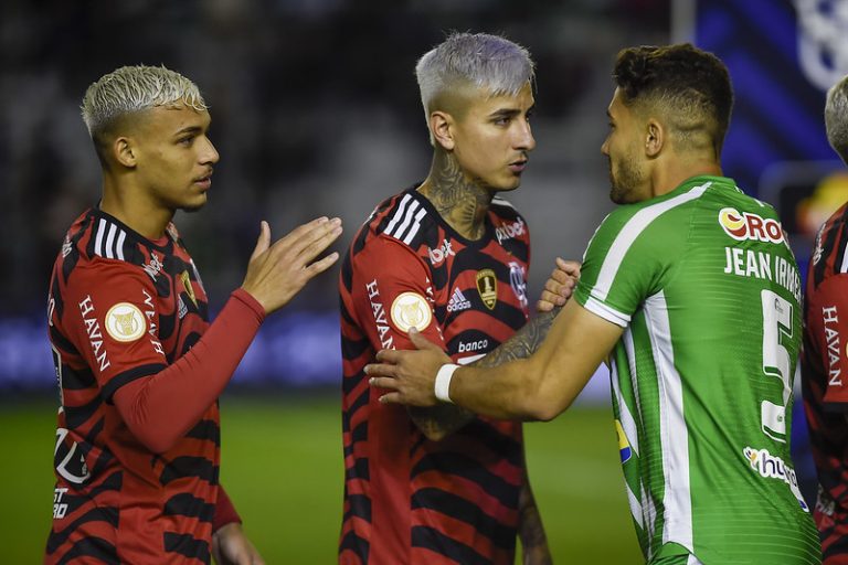 Flamengo enfrenta o Juventude pelo Campeonato Brasileiro