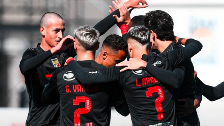 Jogadores do Flamengo comemoram gol contra o Philadelphia Union