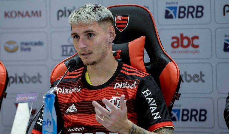 Varela, jogador do Flamengo