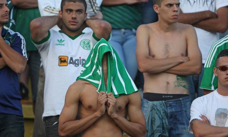 Palmeiras é rebaixado pela Série B em 2012 (Foto: Divulgação / Urbano Erbiste)