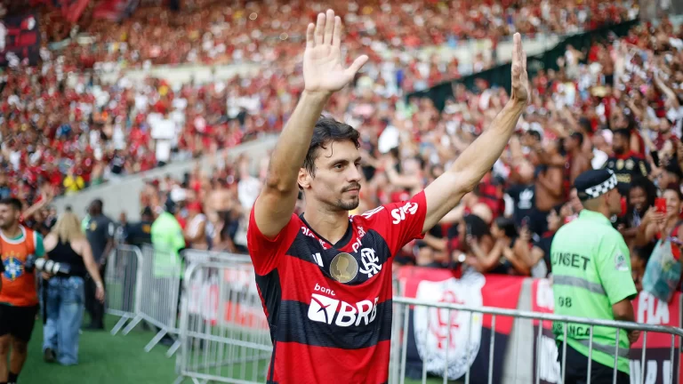 Rodrigo Caio nega rumores sobre aposentadoria – Foto: Gilvan Souza / Flamengo