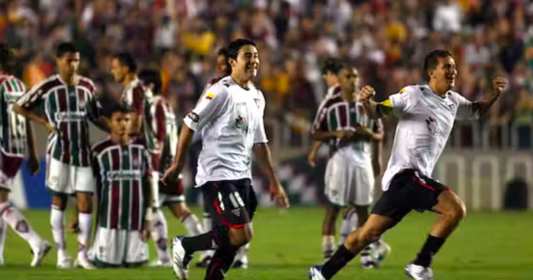 Jogadores da LDU comemoram título da Copa Libertadores de 2008