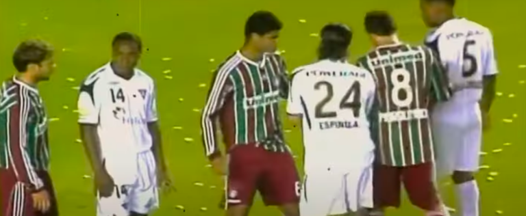 Lance da final da Copa Sul-Americana de 2009 entre LDU e Fluminense