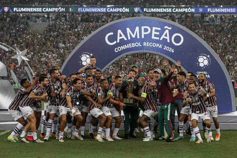 Fluminense conquista a Recopa de 2024 diante do Maracanã lotado