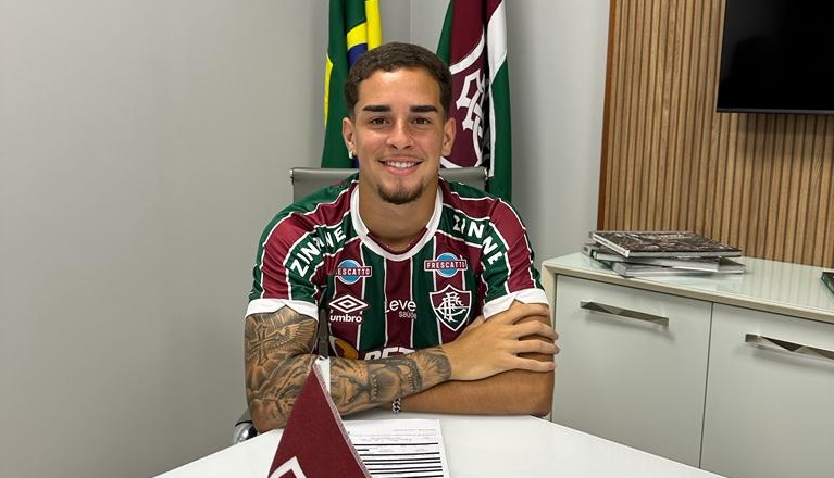 Abner meia do Fluminense