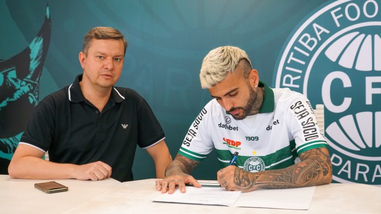 Liziero é confirmado como reforço do Coritiba para 2023. Foto: Douglas Ceccon/Coritiba