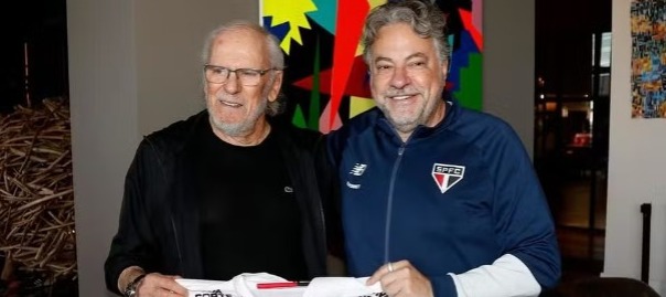 Pablo Forlán ao lado de Julio Casares, presidente do São Paulo